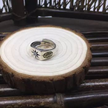 Женское серебряное кольцо с бриллиантами от солнца