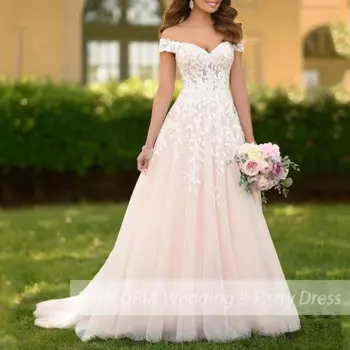 Женское свадебное платье с открытыми плечами