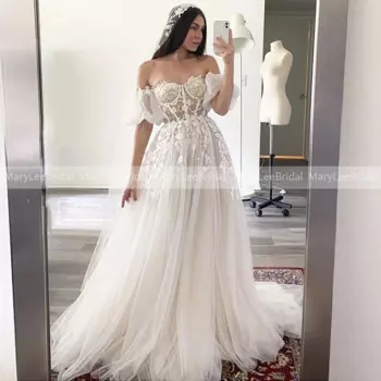 Женское свадебное платье в стиле бохо со съемным рукавом