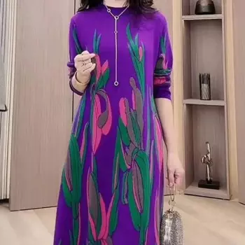 Женское трикотажное платье-миди с длинным рукавом и круглым вырезом