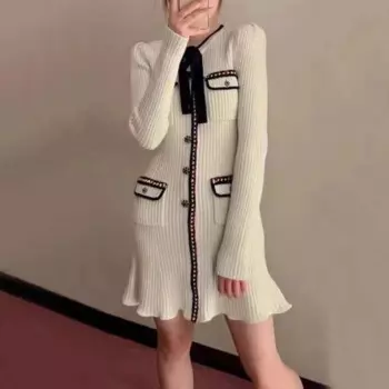 Женское трикотажное платье с длинным рукавом и круглым вырезом