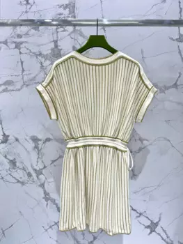 Женское трикотажное платье с рукавами «летучая мышь»