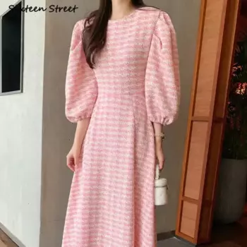 Женское твидовое платье-макси с круглым вырезом