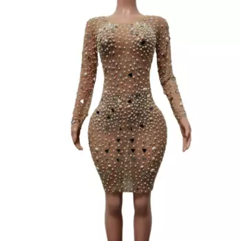 Женское вечернее платье с блестками и жемчугом