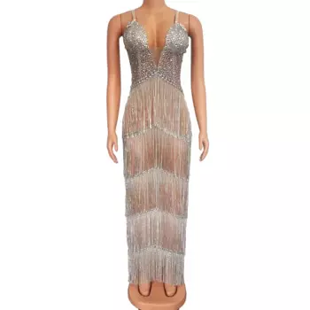 Женское вечернее платье с глубоким V-образным вырезом