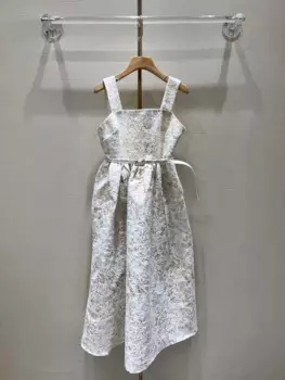 Женское весеннее жаккардовое платье-миди с вышивкой бабочки