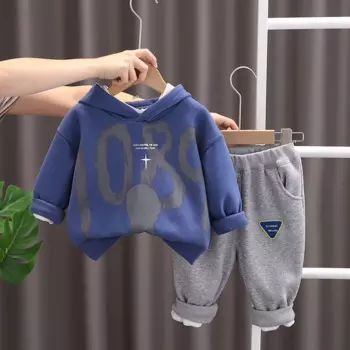 Зимняя одежда для мальчиков и девочек, Рождественский комплект для детей, свитер с длинными рукавами и капюшоном с цифровым принтом в Корейском стиле, штаны, детские костюмы