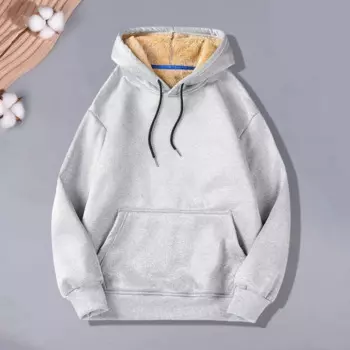 Зимняя толстовка с капюшоном. Уютная женская толстовка на флисовой подкладке и спортивное пальто на шнурке. Теплая зимняя толстовка с капюшоном и карманами на осень.