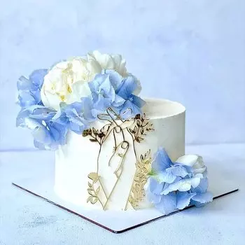 Золотой акриловый топпер для торта "Руки влюбленных"