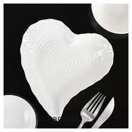 Блюдо сервировочное «Сердце», 17×16×2 см, цвет белый