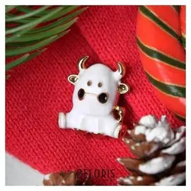 Брошь "Бычок", цвет белый в золоте