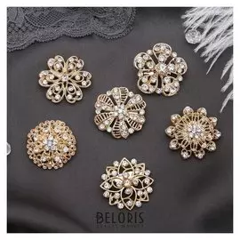 Брошь "Цветы хрустальные" форма цвет белый в золоте