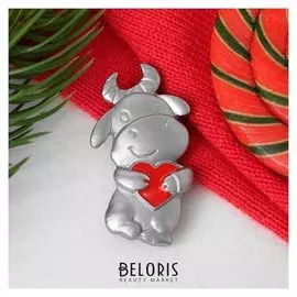 Брошь "Корова с сердечком", цвет красный в матовом серебре