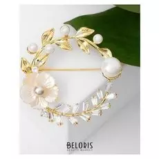 Брошь позолота "Венок" с цветком и бусинами, цвет белый в золоте