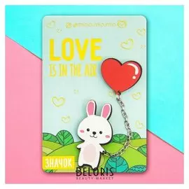 Деревянный значок "Love"