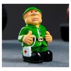 Фигура "Солдат с аптечкой" 5х4х8см