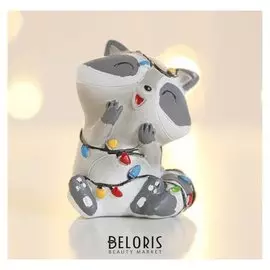 Фигурка «Енот с гирляндой»