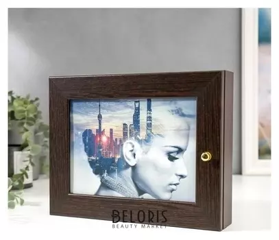 Ключница Девушка 18х23 см