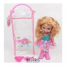 Куколка с аксессуарами