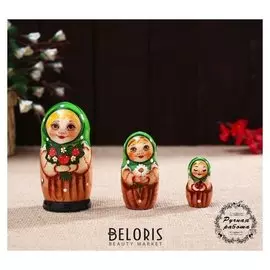 Матрёшка «Алена с земляникой», 3 кукольная, 11 см