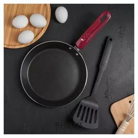 Набор посуды 2 предмета : сковорода блинная 24 см, лопатка, индукция