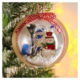 Новогодний шар с деревянной фигуркой и подсветкой «Снеговик и фонарь» 12х12 см