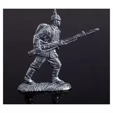 Оловянный солдатик "Германский рядовой в бою"