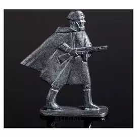 Оловянный солдатик "Рядовой в плащ-палатке в бою"