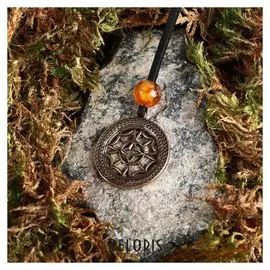 Подвеска-оберег "Глаз одина", латунь, янтарь