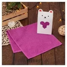 Полотенце подарочное «Мишка с сердечком», 30х60 см, цвет фуксия