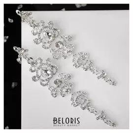 Серьги висячие со стразами "Ажур" капли с завитками, цвет белый в серебре