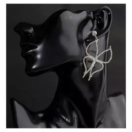 Серьги висячие со стразами "Бабочки" в полёте, цвет белый в золоте