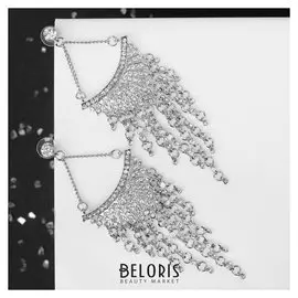 Серьги висячие со стразами "Люстры" фьюжн, цвет белый в серебре