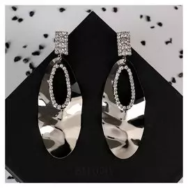 Серьги висячие со стразами "Венера", цвет белый в серебре