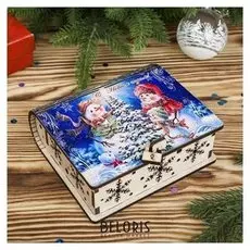 Шкатулка дерево "Снеговики у елки" цветная 14х12х6 см