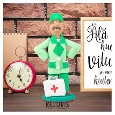 Статуэтка "Доктор", цвет зеленый, 15 см