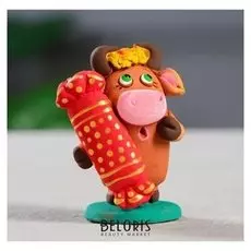 Статуэтка "Коровка с конфетой", символ года 2021, разноцветная, 7 см