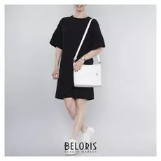 Сумка женская, отдел на молнии, 2 наружных кармана, регулируемый ремень, цвет белый