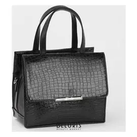 Сумка женская, отдел на молнии, 2 наружных кармана, длинный ремень, цвет чёрный