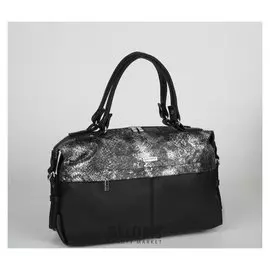 Сумка женская, отдел на молнии, 2 наружных кармана, длинный ремень, цвет чёрный