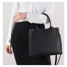 Сумка женская, отдел на молнии, длинный ремень, цвет чёрный