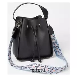 Сумка женская, отдел на молнии, наружный карман, длинный ремень, цвет чёрный