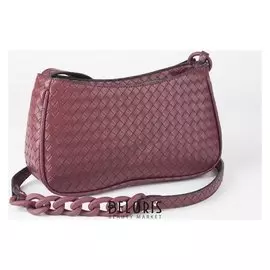 Сумка женская, отдел на молнии, наружный карман, длинный ремень, цвет красный