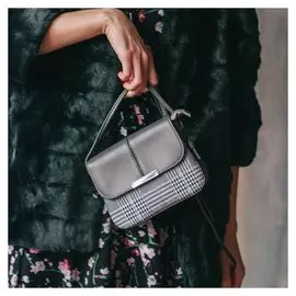 Сумка женская, отдел на молнии, регулируемый ремень, цвет серый