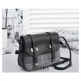 Сумка женская, отдел на молнии, регулируемый ремень, цвет чёрный