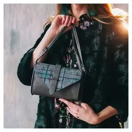 Сумка женская, отдел на молнии, регулируемый ремень, цвет серый