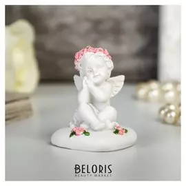 Сувенир " ангелок сидит на сердце, в венке из роз"