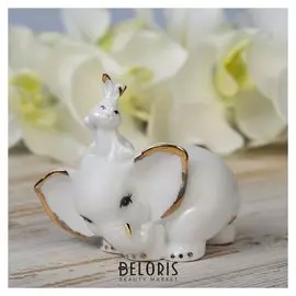 Сувенир "Белый слонёнок и зайчик" 9,2х9,5х4,5 см