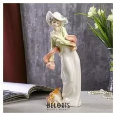 Сувенир "Девушка с терьером"