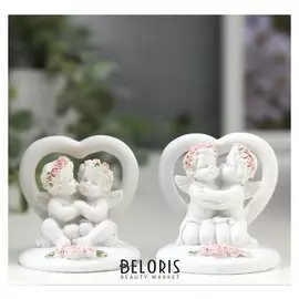 Сувенир "Два ангелочка в венках из роз у сердца"